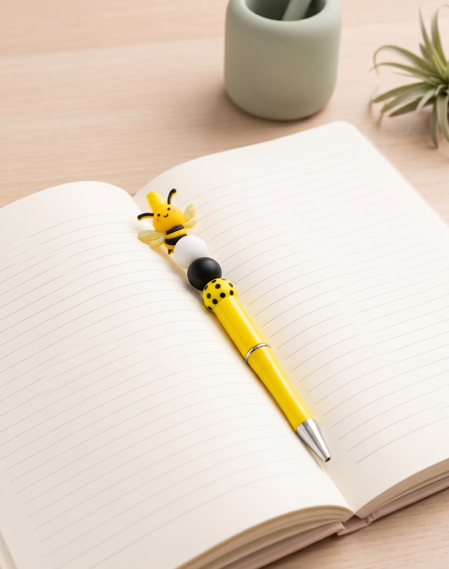 Bumble Dee Bee Beaded Pen | Handmade Bee Pen | Cute Planner Pen | Gift