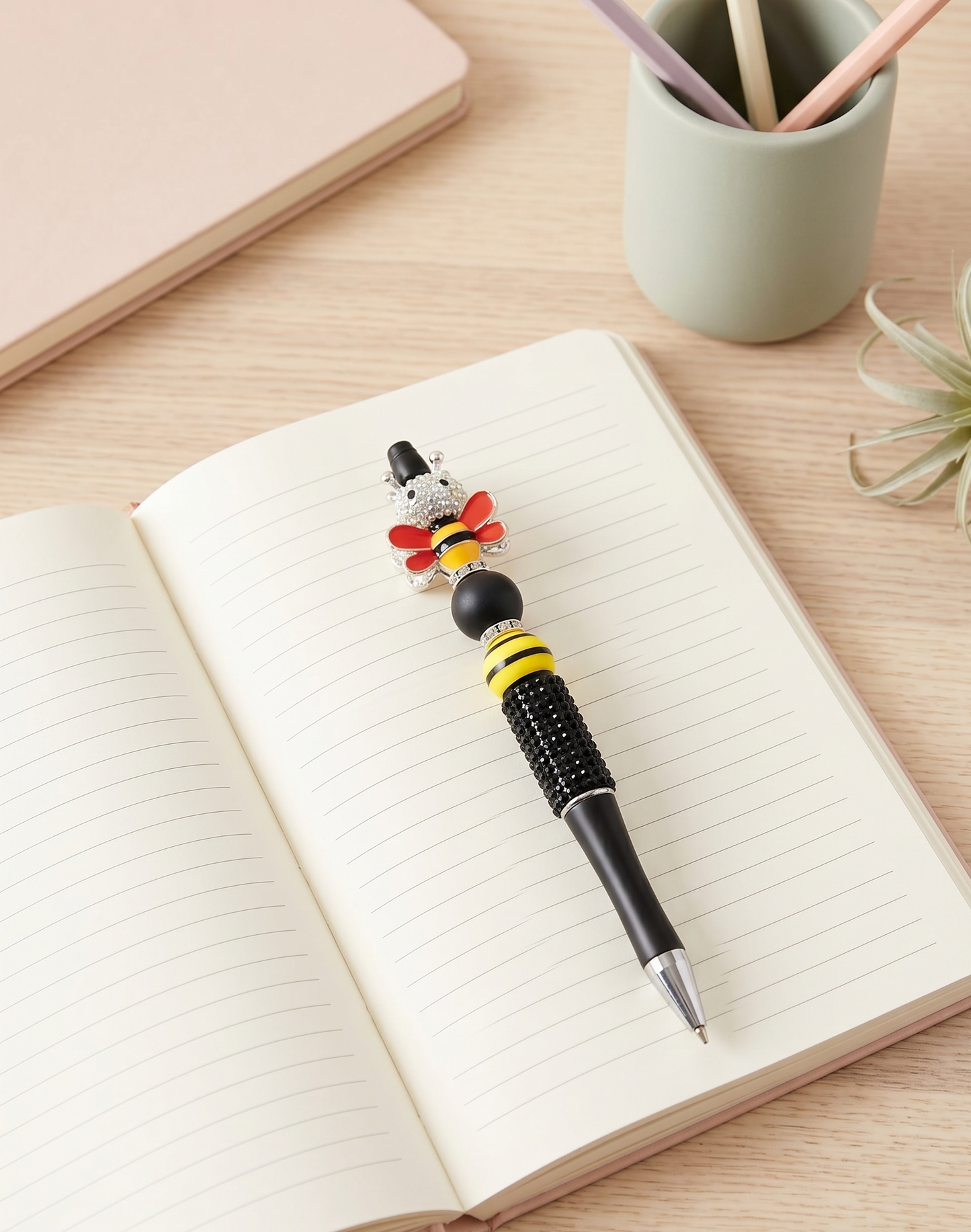 Bumble Dee Bee Beaded Pen | Handmade Bee Pen | Cute Planner Pen | Gift