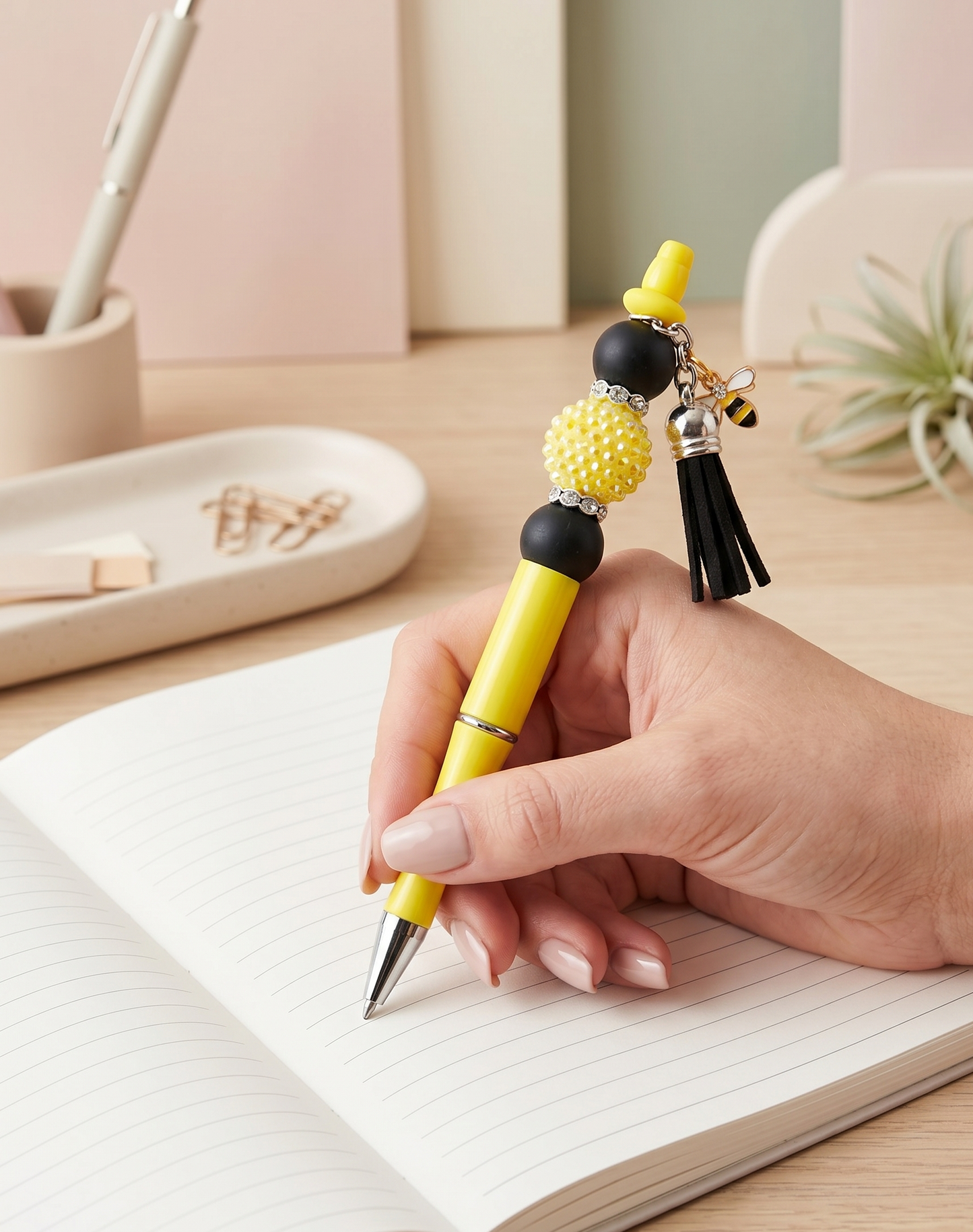 Bumble Dee Bee Beaded Pen | Handmade Bee Pen | Cute Planner Pen | Gift